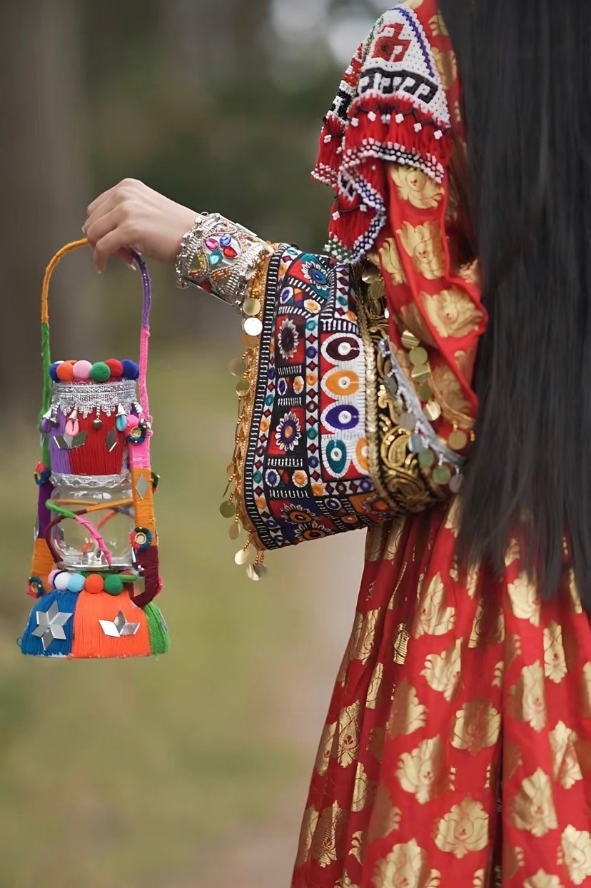 Laal-i-Zari || لالِ زرِی